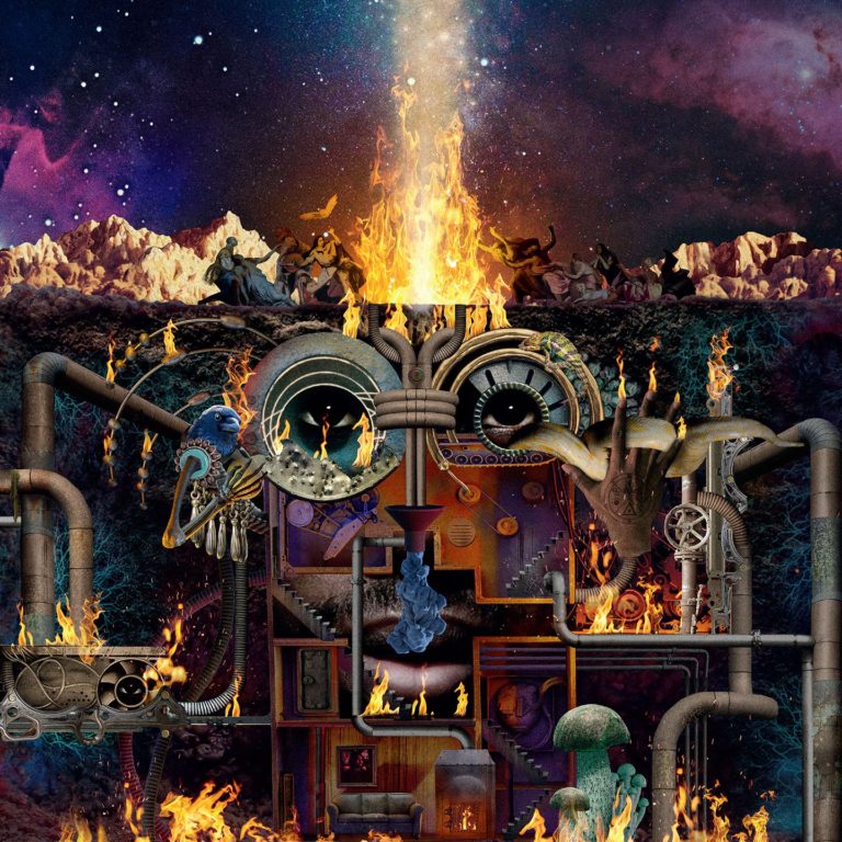 Surreales Coverbild mit mechanischem Gesicht, Flammen und kosmischem Hintergrund.