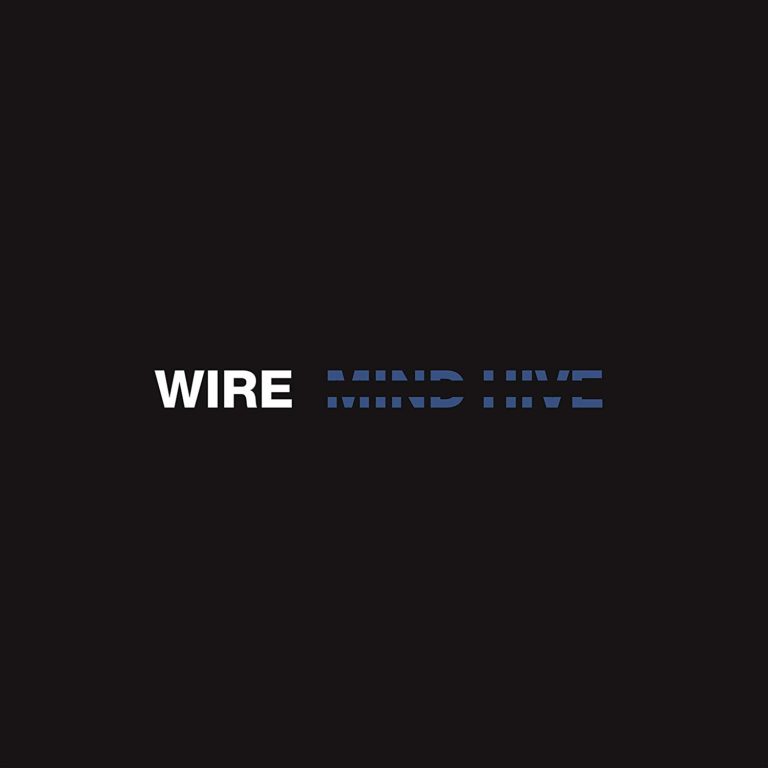 Schwarzes Cover mit den weißen und blauen Schriftzügen WIRE MIND HIVE.