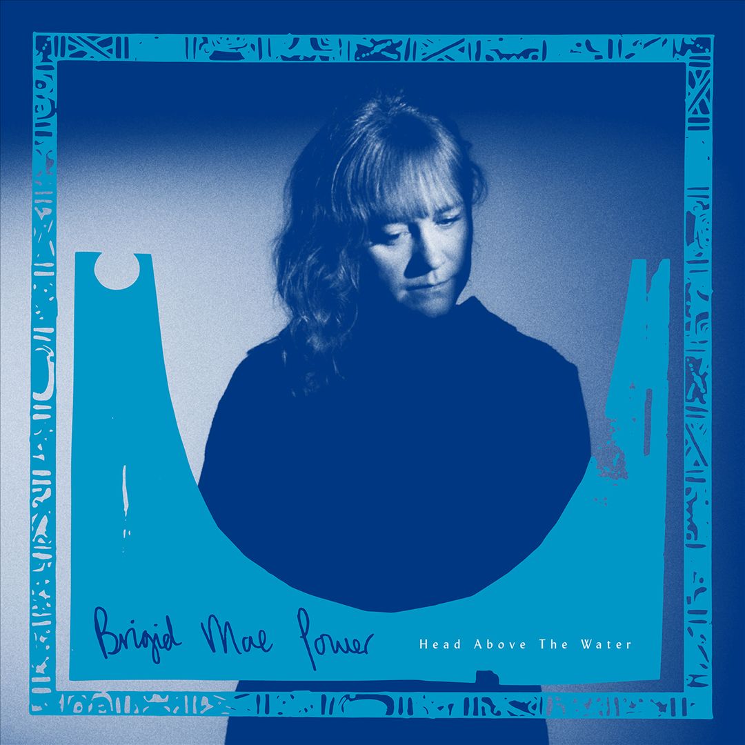 Frau mit langen Haaren in blauem Licht auf Albumcover