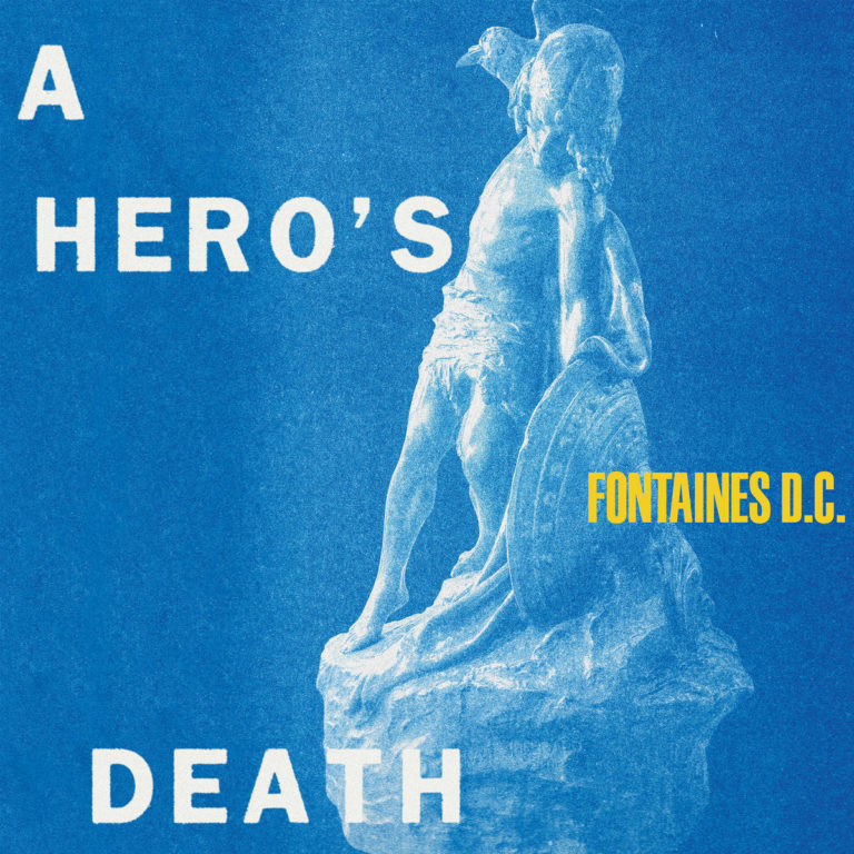 Blaues Cover mit keltischem Helden Cúchulainn und Schriftzug A Heros Death Fontaines D.C.