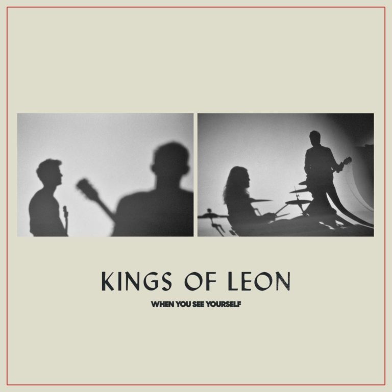 Zwei Schwarzweiß-Fotografien von Schatten der Band Kings of Leon, die jeweils Gitarren und Schlagzeug spielen – minimalistisches Artwork mit Vintage-Charme.