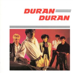 Albumcover von Duran Duran (1981): Abstrakte Grafik mit geometrischen Formen und gedeckten Farben, gestaltet von Malcolm Garrett und Fin Costello.