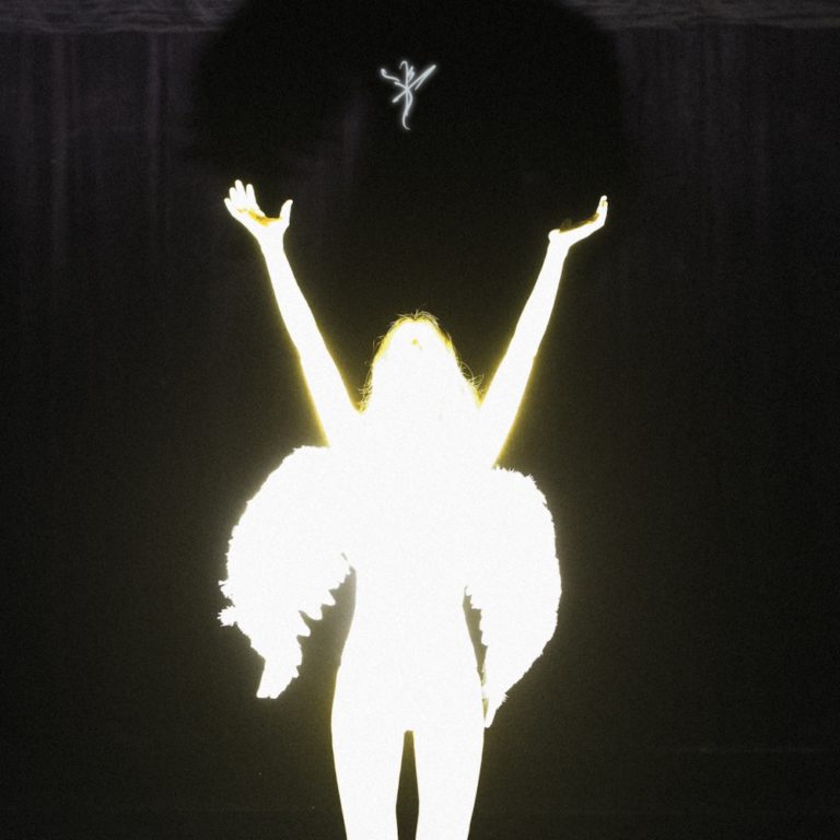 Albumcover von Kedr Livanskiy – „Liminal Soul“: Eine weiß leuchtende Frauenfigur mit ausgebreiteten Armen hebt sich dramatisch vor dunklem Hintergrund ab, darüber ein schwebender Körper.