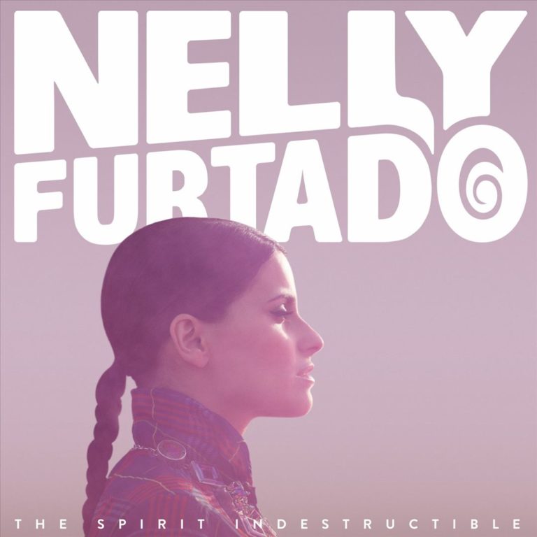Profilansicht einer Frau mit Zopf vor rosa Hintergrund, großer Schriftzug Nelly Furtado.