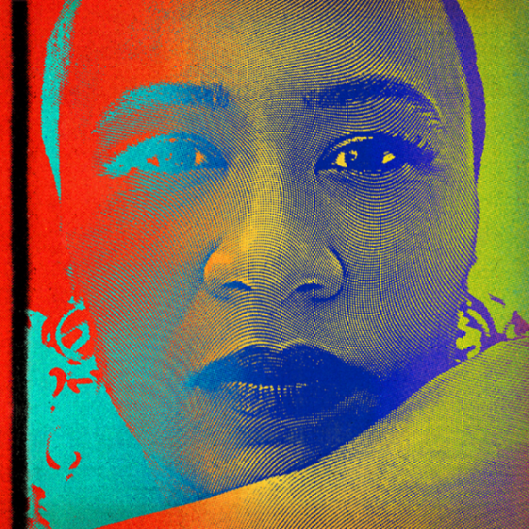 Psychedelisch eingefärbtes Porträt von Emeli Sandé – direkt, verletzlich, kraftvoll. Eine visuelle Spiegelung der Vielschichtigkeit ihres Albums.