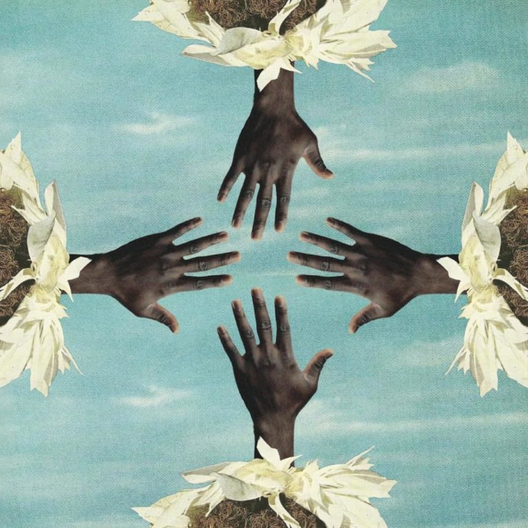 Vier schwarze Hände, von Blüten umrahmt, berühren sich im Zentrum eines symmetrischen Musters vor blauem Himmel – das Artwork zu „Could We Be More“ von Kokoroko.