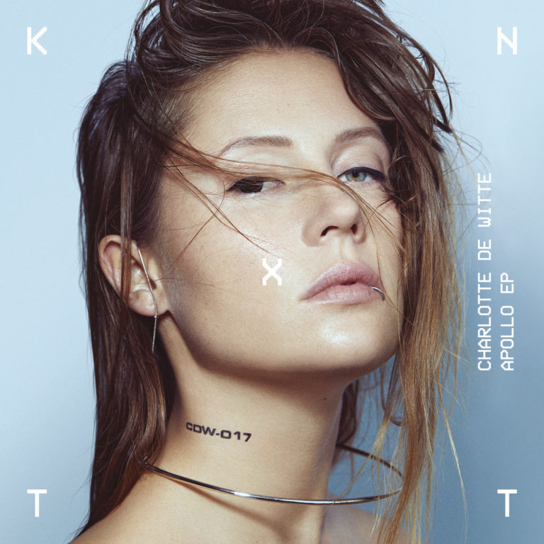 Charlotte de Witte – Apollo EP: Vier Techno-Tracks, die kraftvolle Beats mit atmosphärischer Düsternis verbinden und Charlotte de Wittes kreatives Können zeigen.