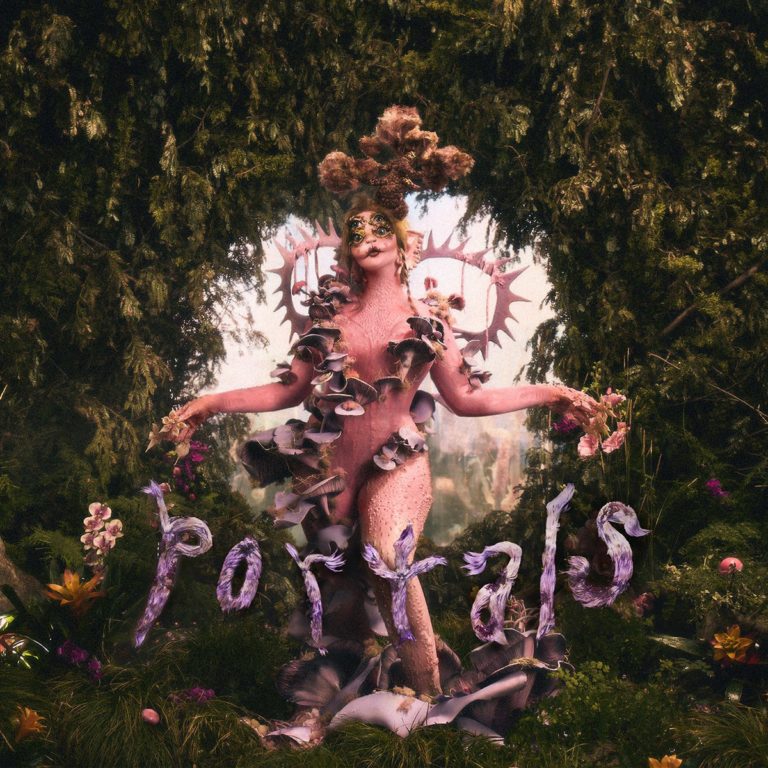 Albumcover von Melanie Martinez – Portals: die Künstlerin als pinke Fantasiegestalt mit vier Augen, Pilzkleid und Blumen in einer mystischen Waldszene.