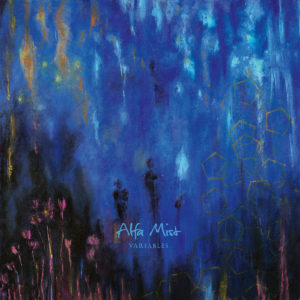 Abstraktes, blau-violett leuchtendes Cover des Albums „Variables“ von Alfa Mist mit schemenhaften Figuren und geometrischen Formen im Hintergrund.