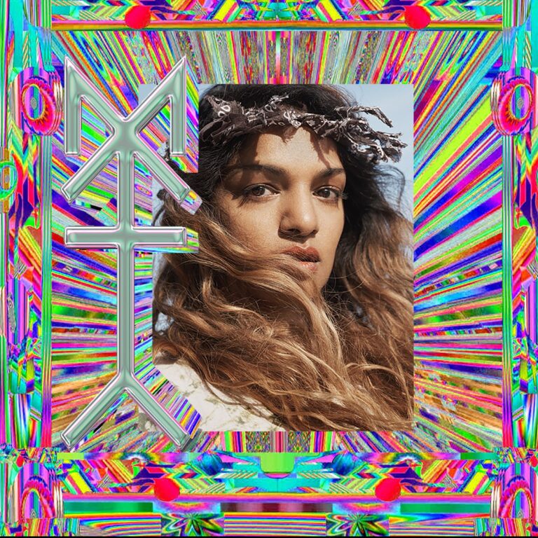 Das Gesicht von M.I.A. im Zentrum eines psychedelisch leuchtenden Rahmens mit metallischem Symbol – ein visuelles Manifest zwischen Pop-Ikone und politischer Visionärin.