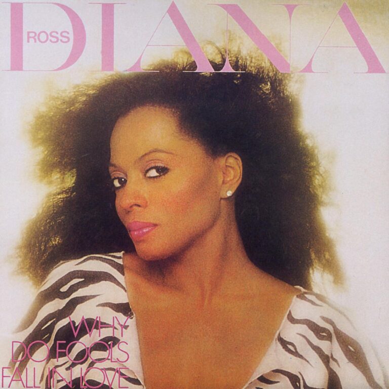 Albumcover von Diana Ross mit dem Titel Why Do Fools Fall in Love, zeigt die Künstlerin in einem gestreiften Outfit.