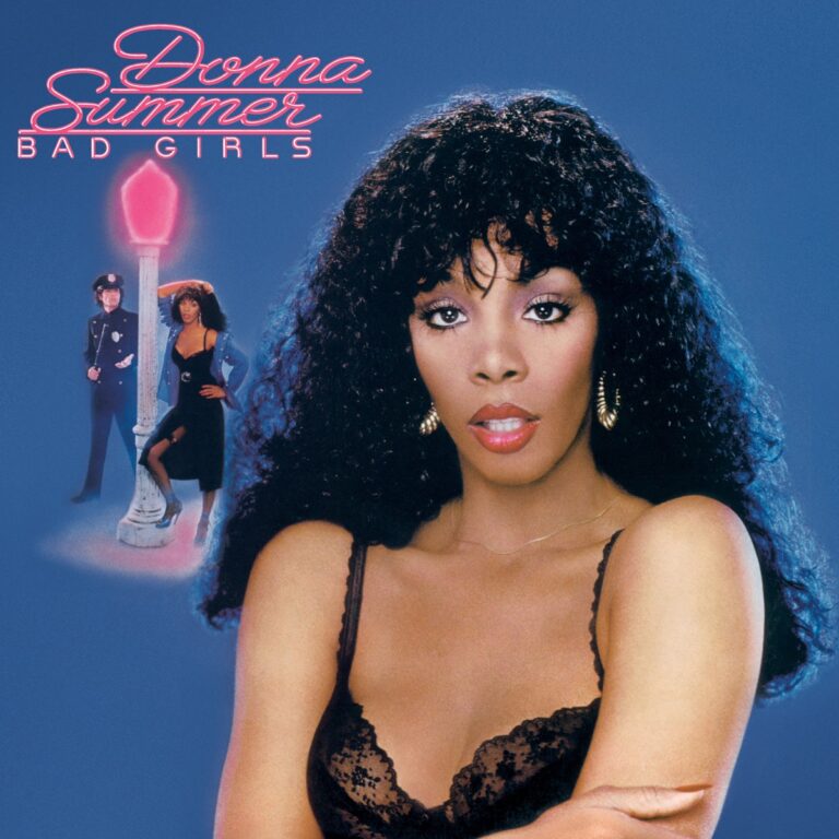 Albumcover von Bad Girls mit Donna Summer, die in einem schwarzen Top posiert.