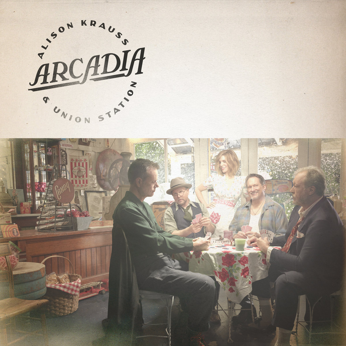 Cover des Albums „Arcadia“ von Alison Krauss & Union Station – ein melancholisches, meisterhaft gespieltes Werk über Herzschmerz, Veränderung und Heimatgefühl.
