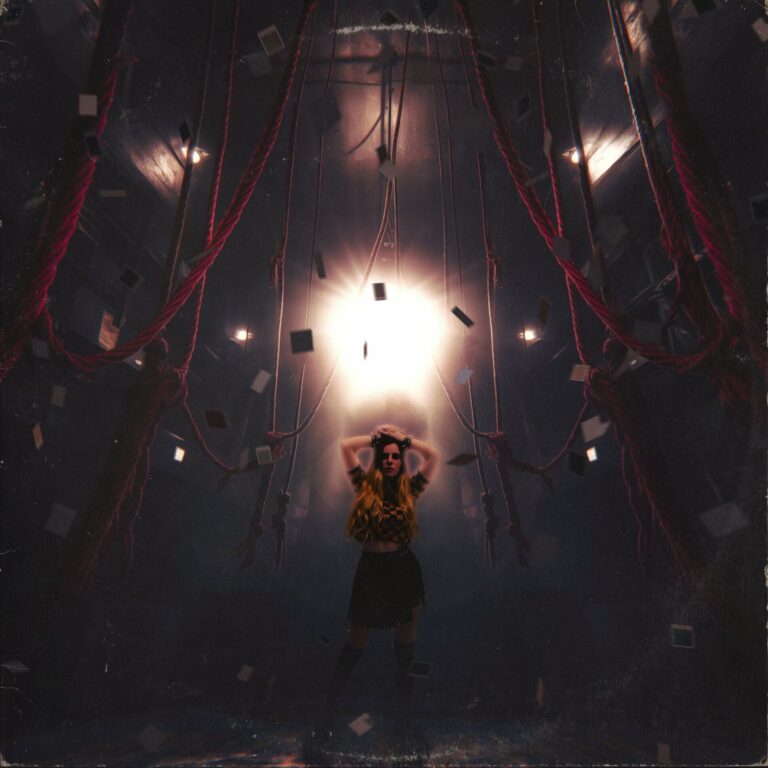 Düster inszeniertes Cover von AViVAs Album Hopeless Romantic mit roten Seilen, schwebenden Karten und dramatischer Lichtquelle.