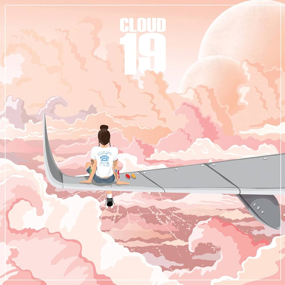 Kehlani auf einem Flugzeugflügel über rosa Wolkenlandschaft – Cover der EP „Cloud 19“