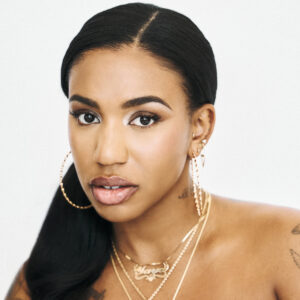 Portrait von Yaya Bey mit Goldschmuck und selbstbewusstem Blick – Cover des Albums „do it afraid“ (2025)