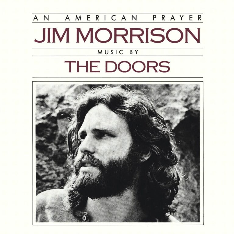 Albumcover „An American Prayer“ mit Schwarzweiß-Porträt von Jim Morrison und typografischem Titelrahmen in Weiß