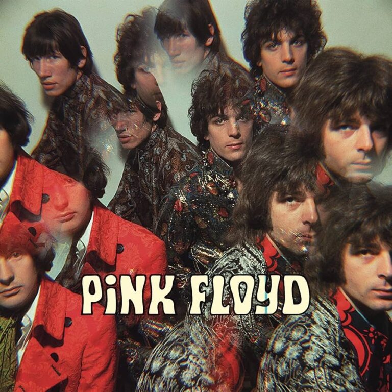 Mehrfachbelichtetes Gruppenfoto von Pink Floyd aus dem Jahr 1967, die vier Musiker erscheinen in überlagerten Posen vor hellem Hintergrund; psychedelische Bildwirkung durch prismatische Fragmentierung.