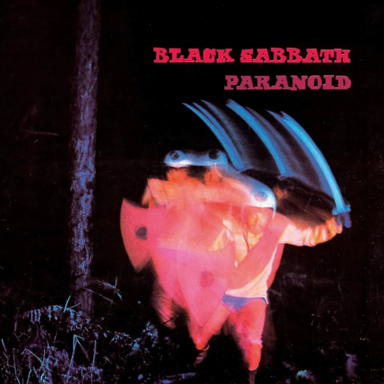 Albumcover von Black Sabbath „Paranoid“: dunkler Wald, dreifach überblendete Figur in pinker Kleidung mit weißem Helm, rotem Schild und erhobenem Schwert, darüber roter Schriftzug.
