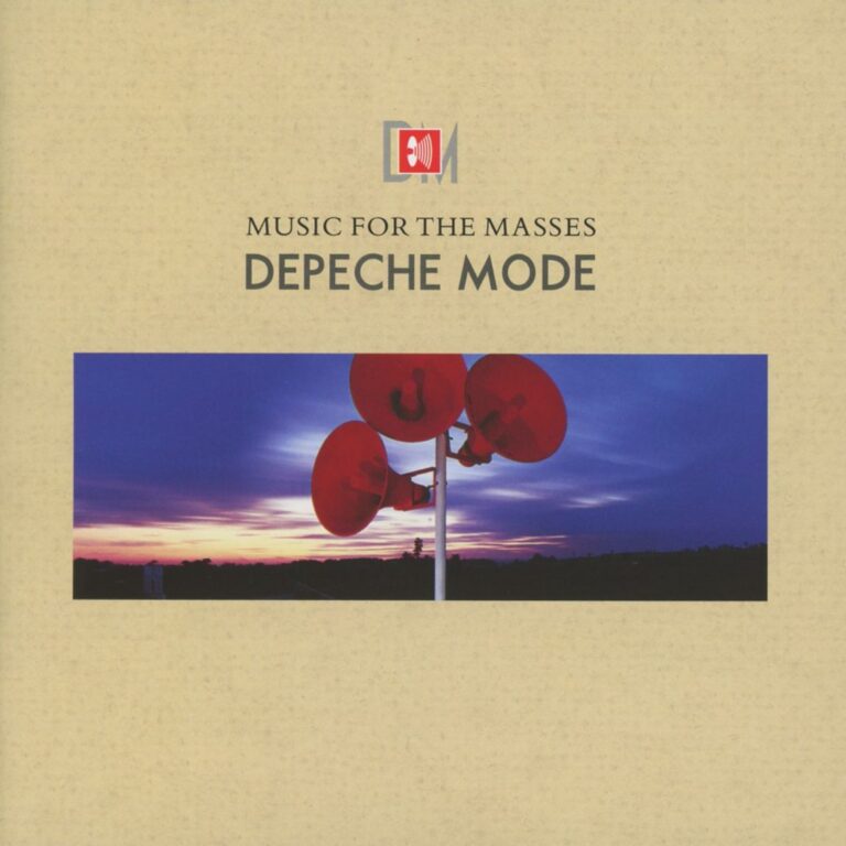 Albumcover von Depeche Mode Music for the Masses mit großformatigen Lautsprechern in weiter Landschaft, kühl inszeniert und frontal ausgerichtet.