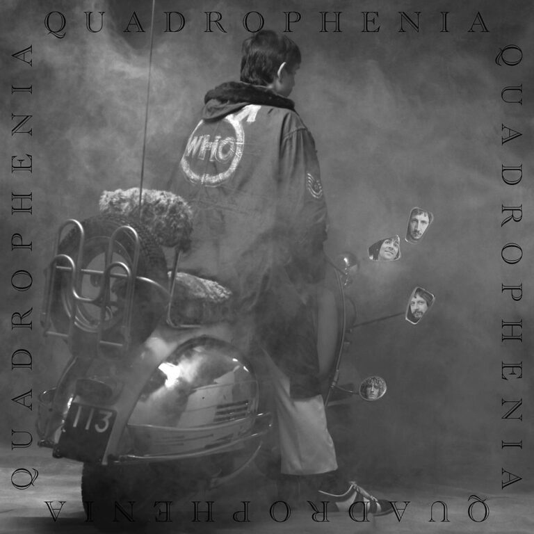 Schwarzweißes Albumcover mit einem jungen Mod auf einem Motorroller im Nebel, Spiegel zeigen fragmentierte Gesichter, kreisförmig angeordneter Albumtitel.