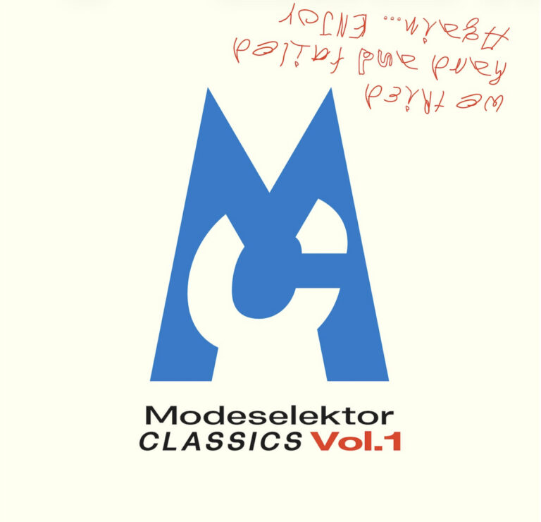 Das Albumcover zeigt ein großes, abstraktes Logo in kräftigem Blau auf beigem Hintergrund, das aus den Buchstaben M und C geformt ist. Darunter stehen der Name Modeselektor und der Titel Classics Vol. 1 in schwarzer und roter Schrift. Am oberen Rand befindet sich eine rote, kopfstehende Handschrift mit dem Text „We tried hard and failed again... ENJOY“.