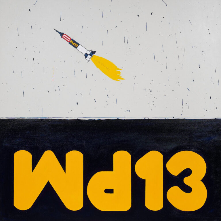 Ein quadratisches Albumcover, horizontal geteilt in eine obere weiße und eine untere schwarze Hälfte. Oben fliegt eine stilisierte Rakete mit US-Flaggen-Muster und gelbem Schweif schräg aufwärts, während unten der gelbe Schriftzug „Wd13“ kopfstehend dominiert.