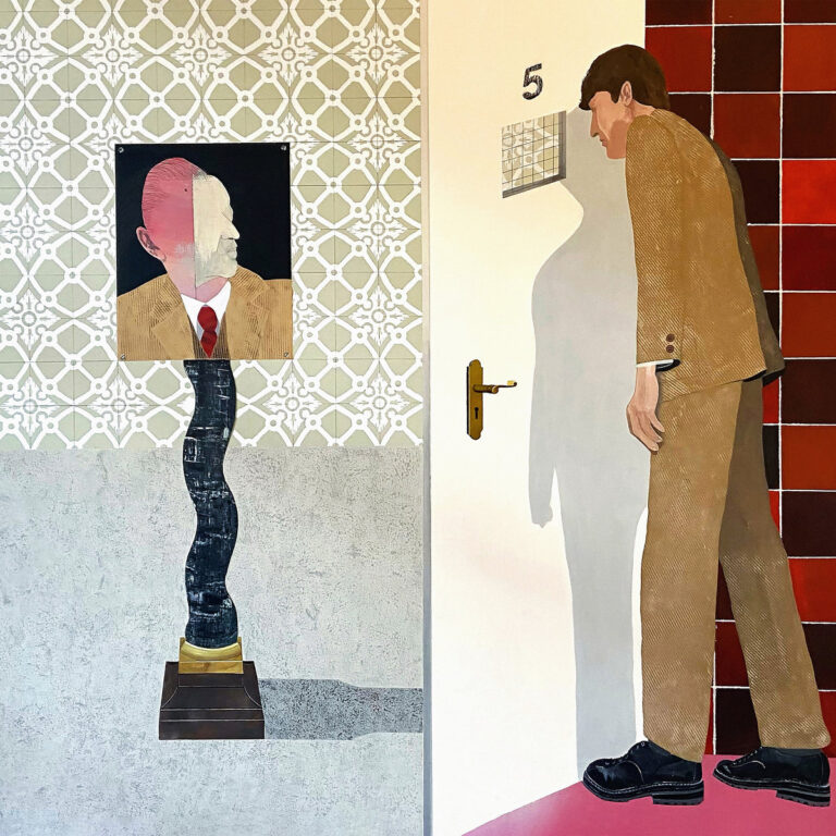 Das Albumcover zeigt eine surrealistische Malerei, geteilt in zwei vertikale Segmente: Links steht ein Porträtfoto eines Mannes im Anzug auf einem geschwungenen, schwarzen Sockel vor gemusterter Tapete. Rechts steht ein Mann in einem braunen Anzug vor einer weißen Tür mit der Nummer 5 und blickt auf seinen eigenen Schatten.