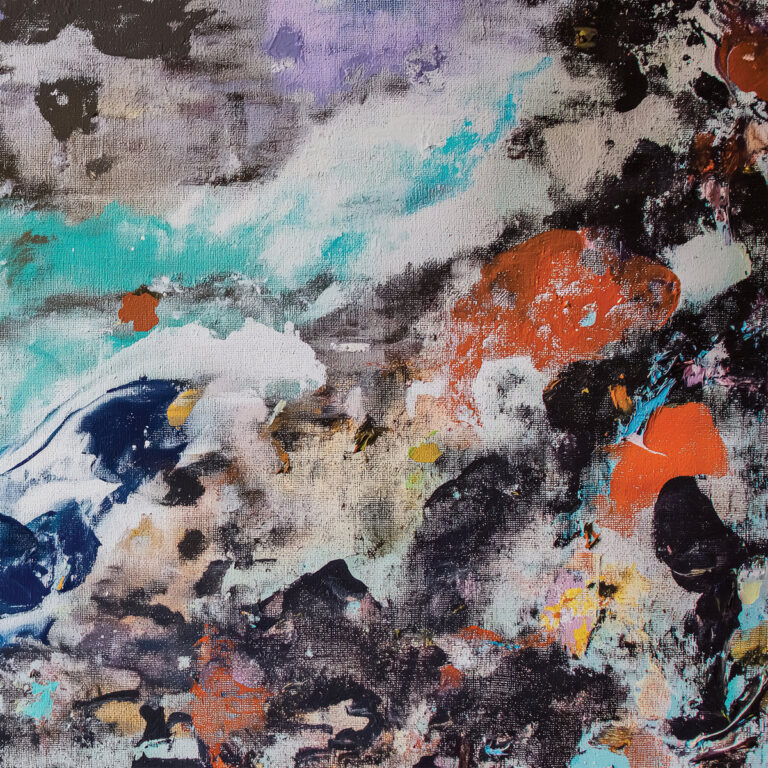 Ein quadratisches, abstraktes expressionistisches Gemälde mit groben Pinselstrichen und Texturen, das eine dynamische Mischung aus Schwarz, Weiß, Orange, Türkis und Violett zeigt, die an eine bewegte Meeresoberfläche oder eine zerfallende Landschaft erinnert.