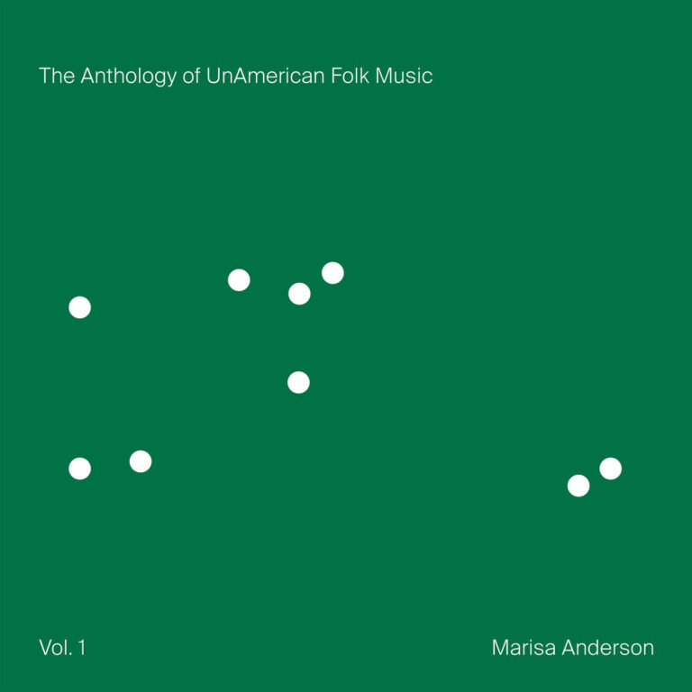 Minimalistisches, grünes Albumcover mit unregelmäßig verstreuten weißen Punkten und weißem Text.