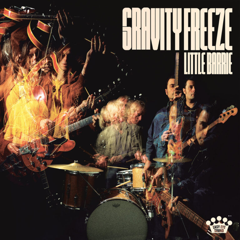 Mehrfach belichtetes Coverfoto der Band Little Barrie mit verschwommenen Musikern beim Spielen ihrer Instrumente.