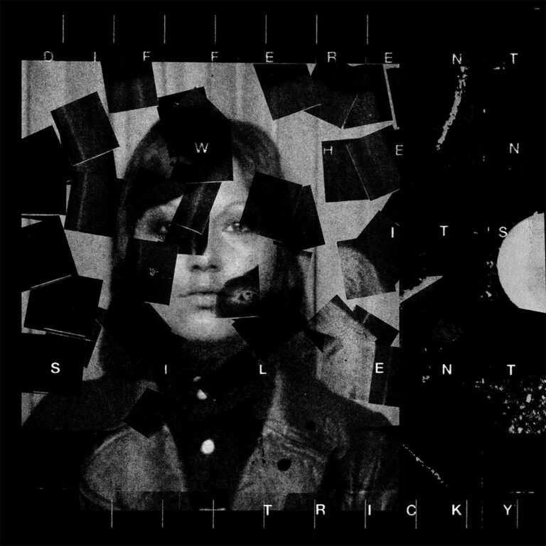 Schwarz-Weiß-Collage eines Gesichts, das von chaotischen schwarzen Kacheln und weißer Schrift überlagert wird.